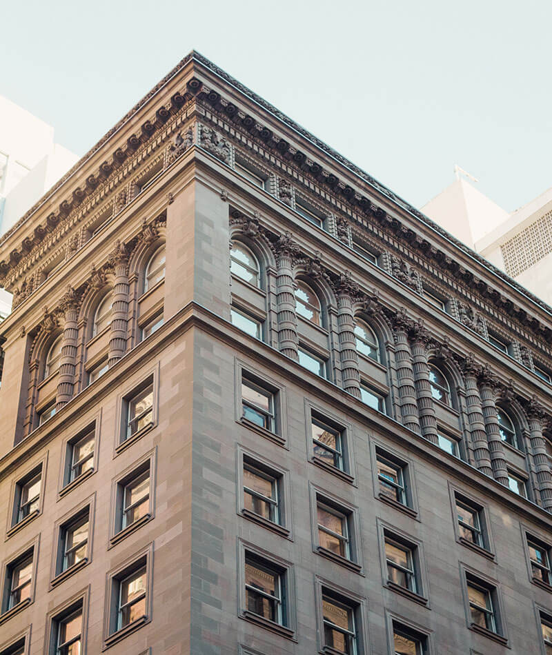 Viviendas y locales comerciales